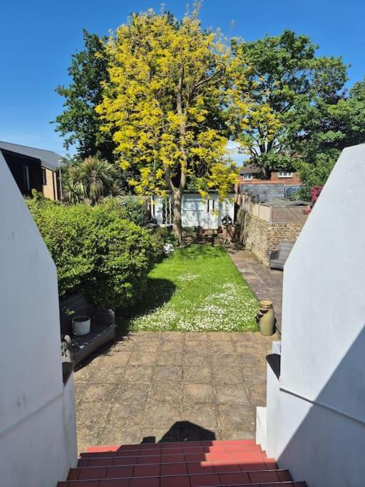 Spacious Seaside Escape In The Heart Of Deal, 4 Mins From The Beach מראה חיצוני תמונה