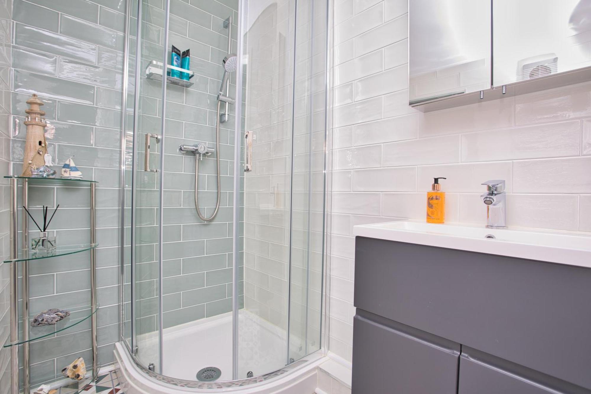 Spacious Seaside Escape In The Heart Of Deal, 4 Mins From The Beach מראה חיצוני תמונה