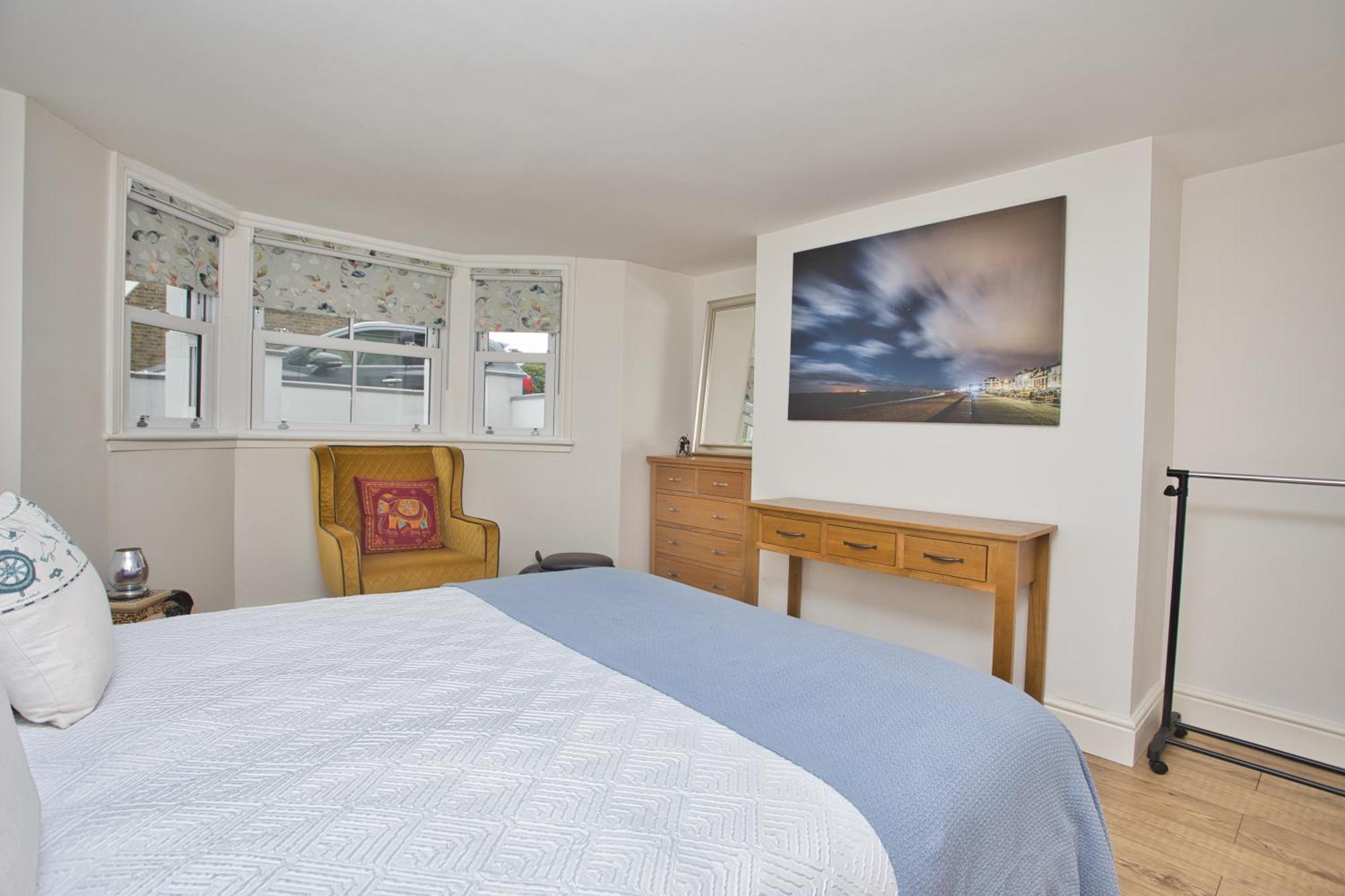 Spacious Seaside Escape In The Heart Of Deal, 4 Mins From The Beach מראה חיצוני תמונה