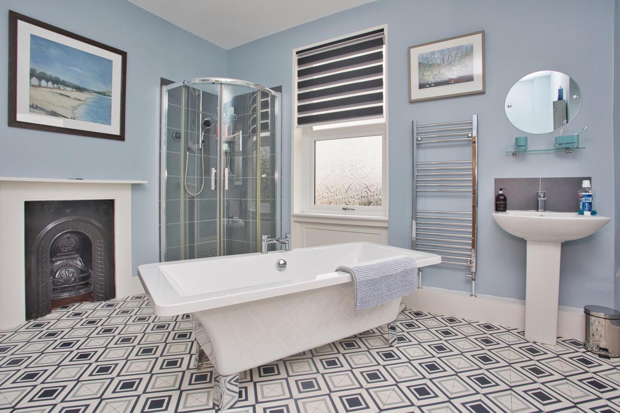 Spacious Seaside Escape In The Heart Of Deal, 4 Mins From The Beach מראה חיצוני תמונה